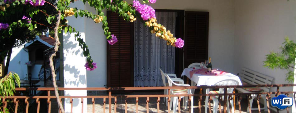 Terrace in apartment A1 with table for 6 peoples